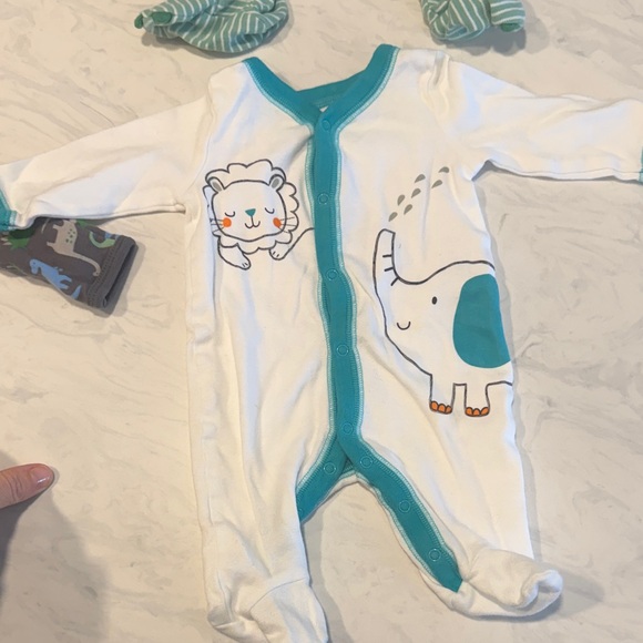 Newborn Bundle - Picture 4 of 13